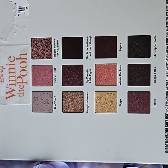 Disney 🎁 Winnie the Pooh Halloween Eye Palette with Built in Mirror. - Picture 5 of 7
